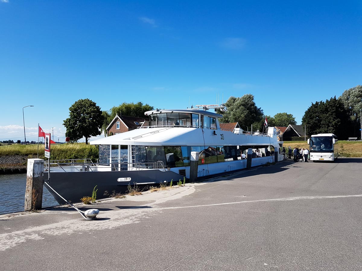 Met de Z8 naar de Tweede Maasvlakte